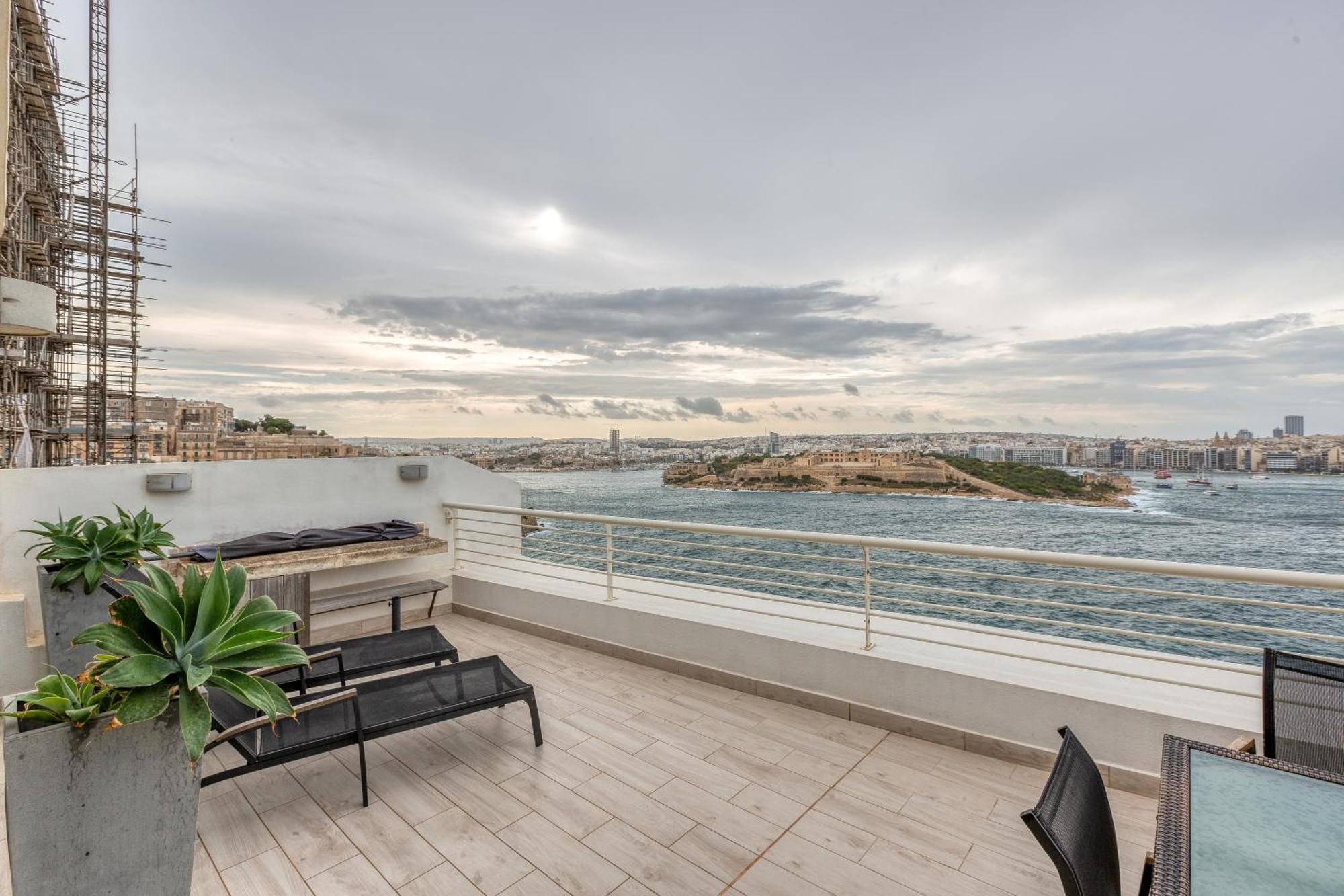 49/3 Seafront Duplex Penthouse In Valeta Exterior foto