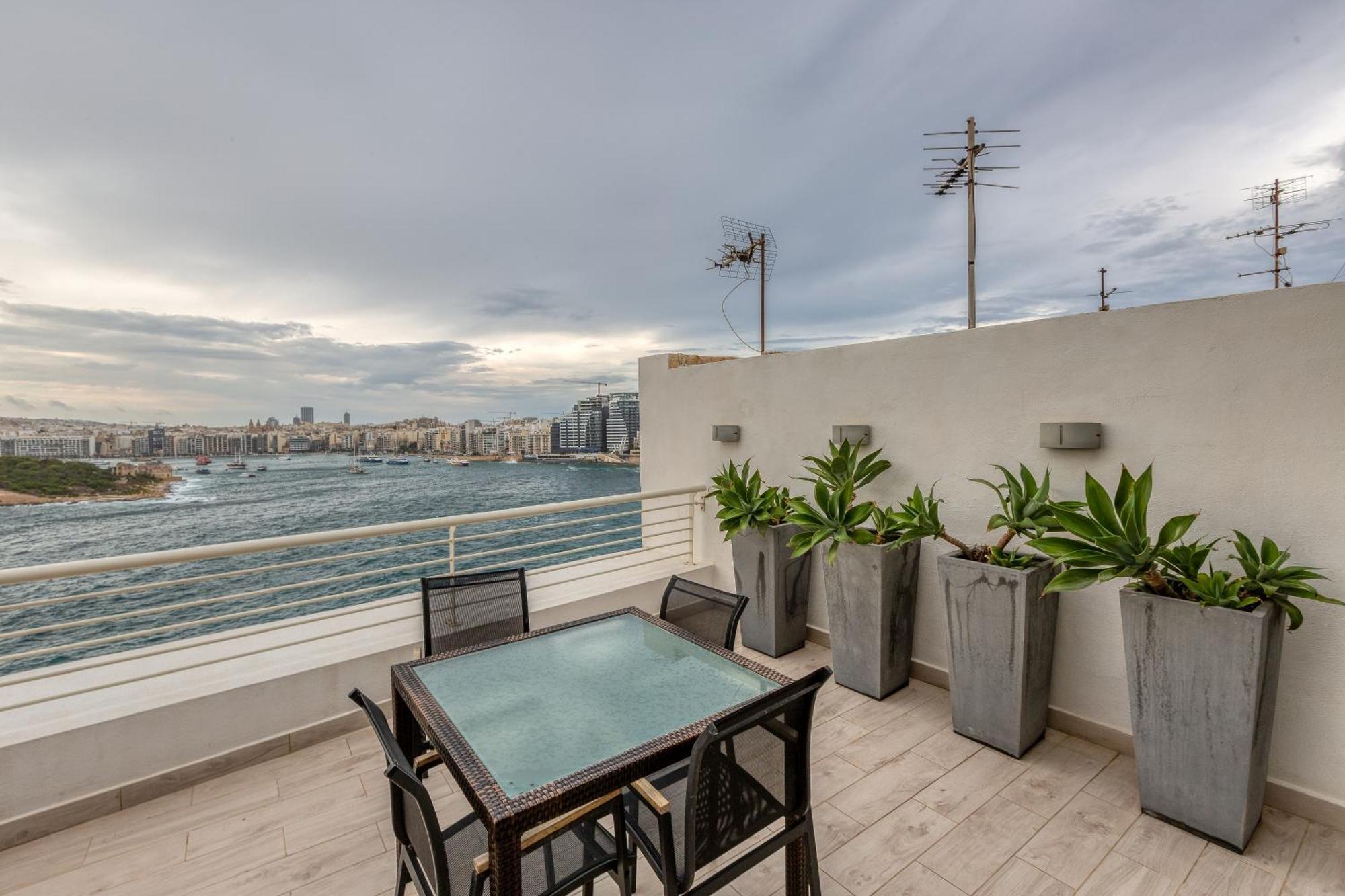 49/3 Seafront Duplex Penthouse In Valeta Exterior foto